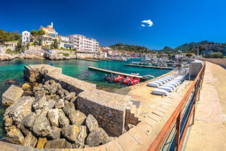 Un hôtel sur le port de Sanary-sur-Mer : Le luxe les pieds dans l’eau !